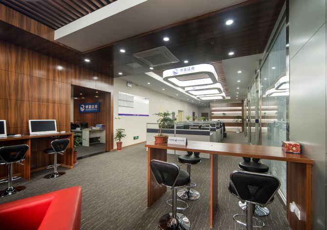 裝修解析：辦公室裝修的細(xì)節(jié)問題：天、地、隔(圖1)