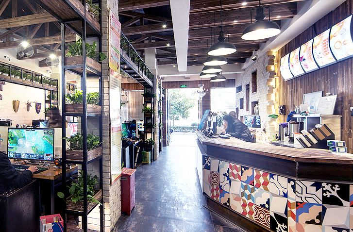 案例賞析|網咖——休閑娛樂空間的全新演繹(圖2) 案例賞析|網咖——休閑娛樂空間的全新演繹(圖2)