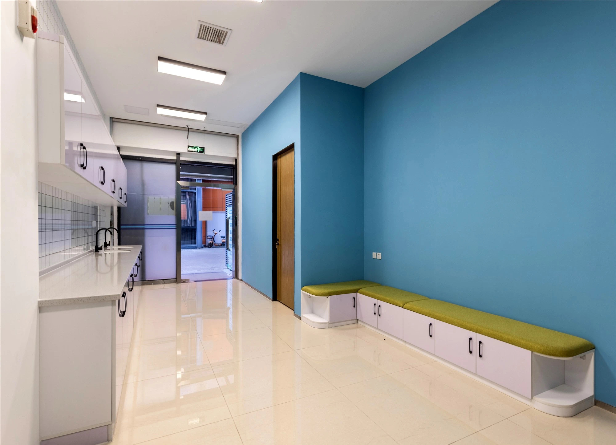 【案例賞析】武漢市車都天然氣營業(yè)廳完工實(shí)景展示，開放多元，活力共享！(圖8)