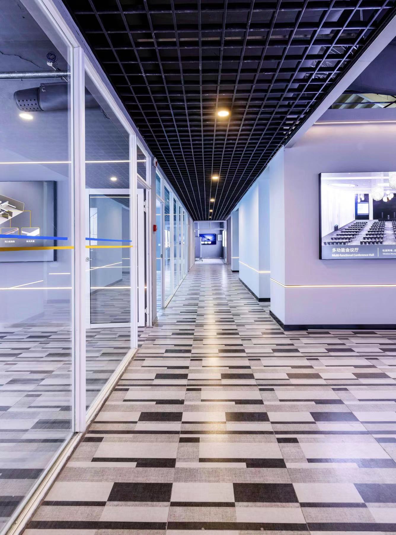 【案例賞析】簡到極致，自帶高級(jí)感的展廳設(shè)計(jì)！(圖3)