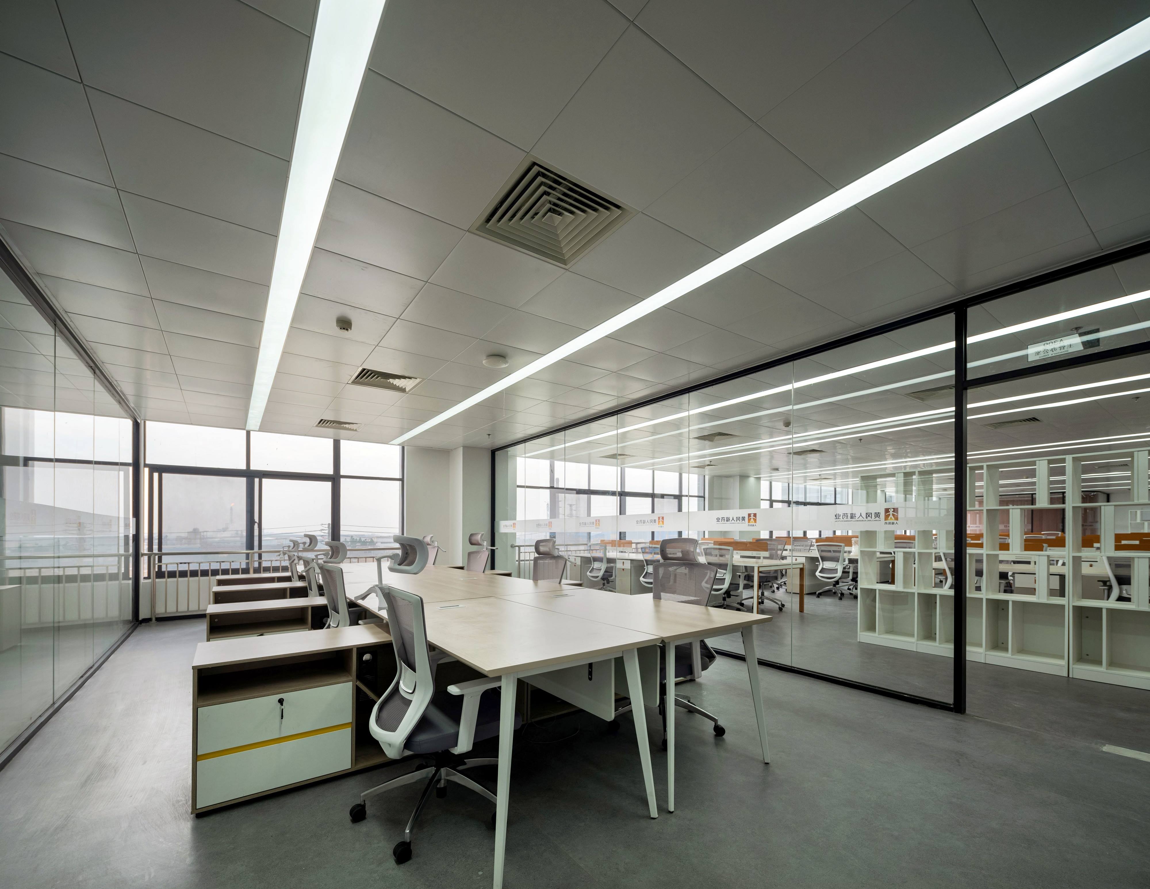 【完工案例】人福醫(yī)藥黃岡總部辦公室裝修完工！(圖4)